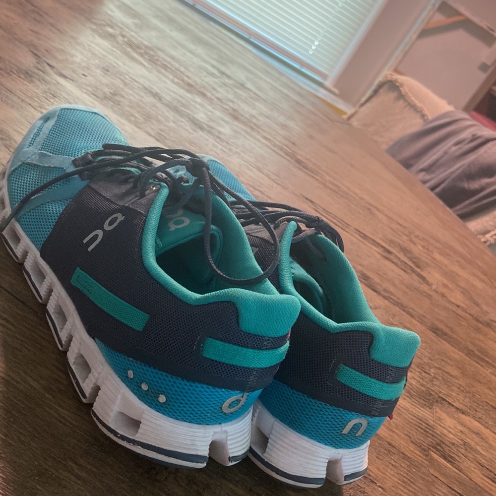 ON CLOUD running shoes - Picture 5 of 7